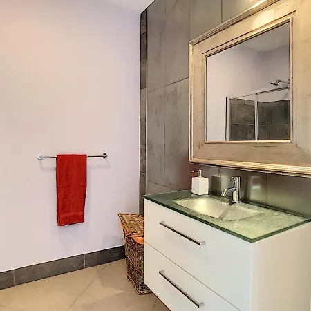 Do Paul By Lovelystay Holiday home