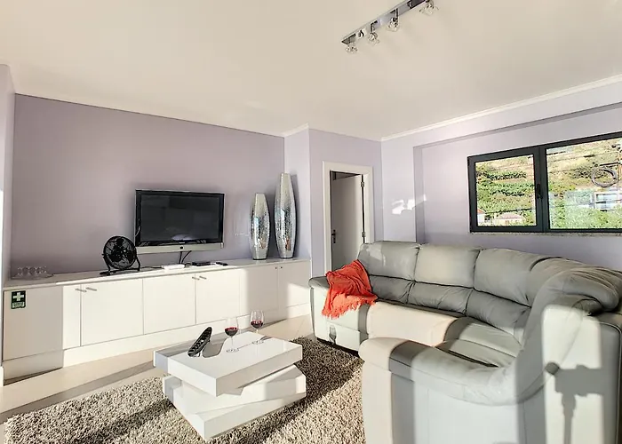 Do Paul By Lovelystay Holiday home *