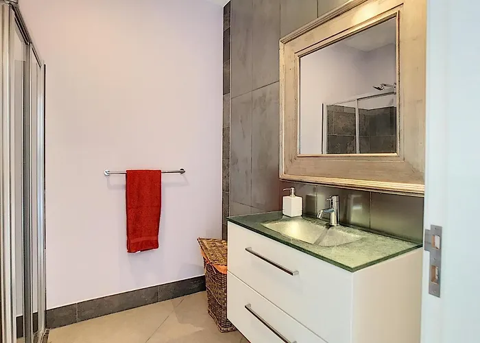Do Paul By Lovelystay Holiday home